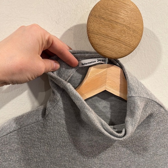 Reformation Jeans Women’s Long Sleeve Turtleneck Gray Size XS - Picture 4 of 5